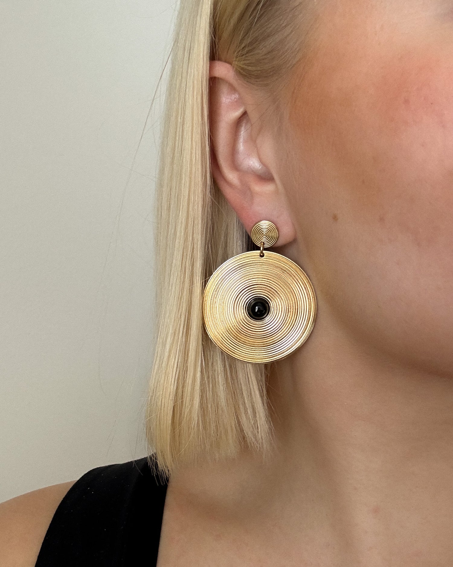 Kosmos Earrings bronze onyx