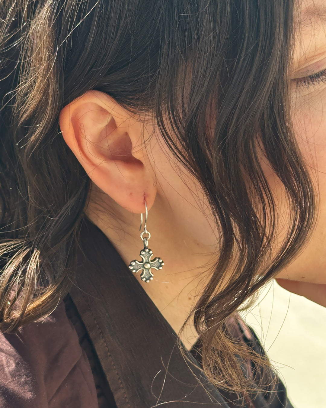 Kaukolan risti -korvakorut hopea