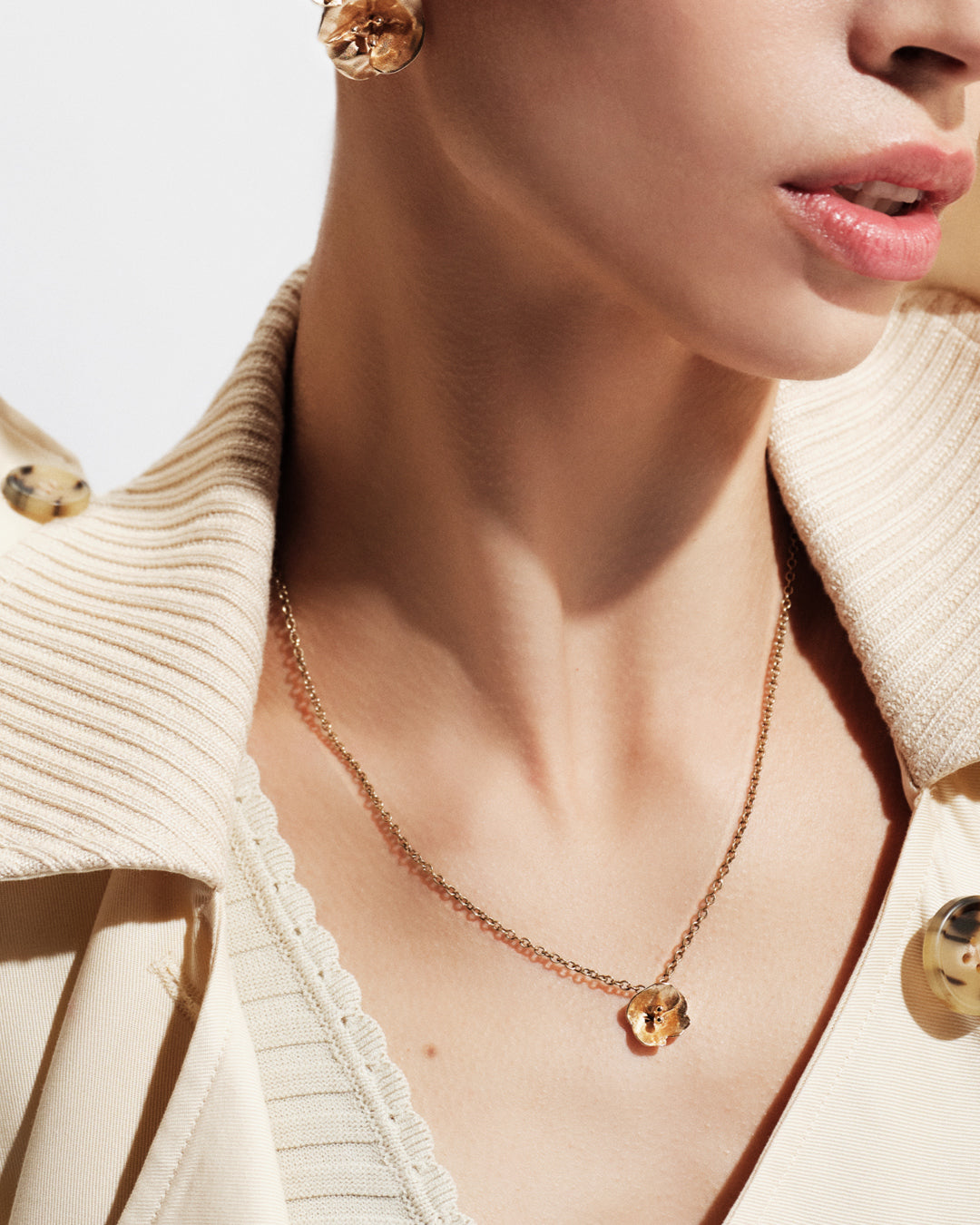 Summer Night Rose pendant bronze