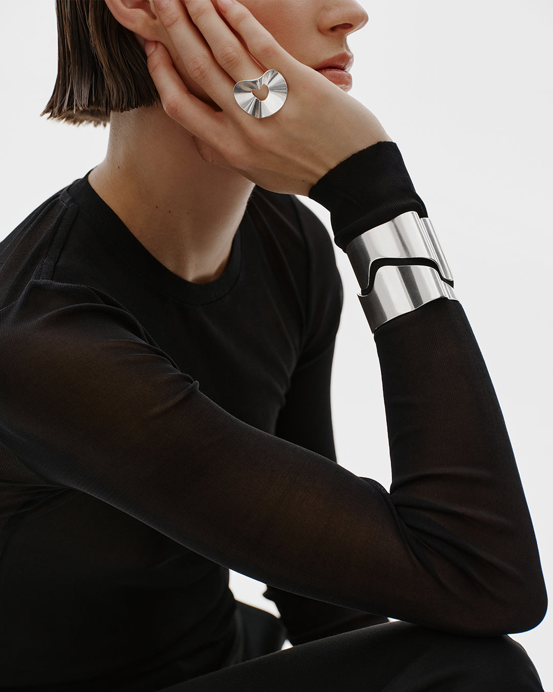 Alluring ring silver