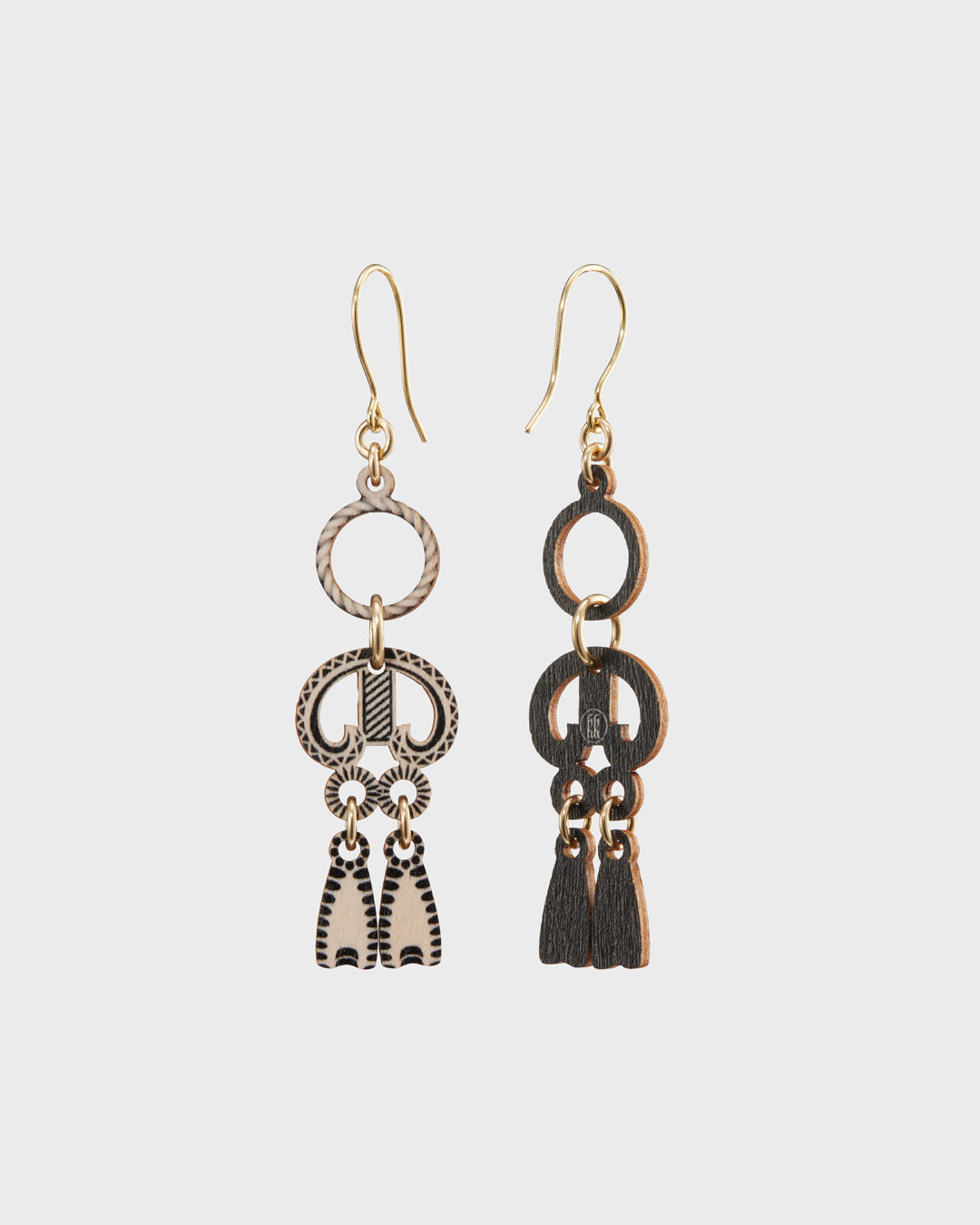 Pretzel plywood earrings black