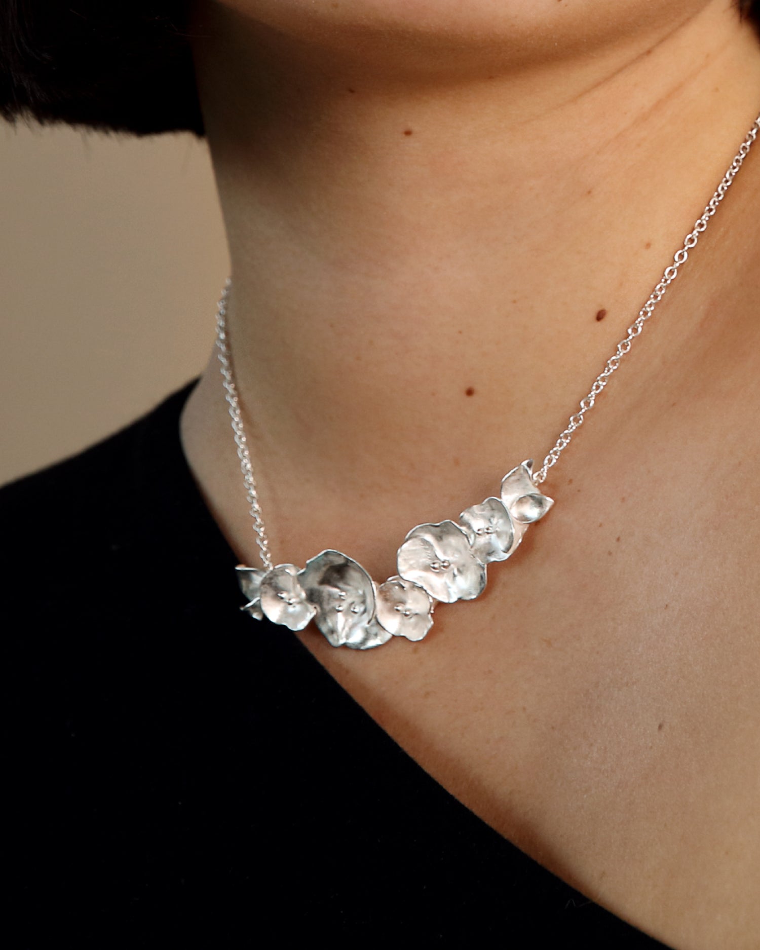 Summer Night Rose Necklace silver