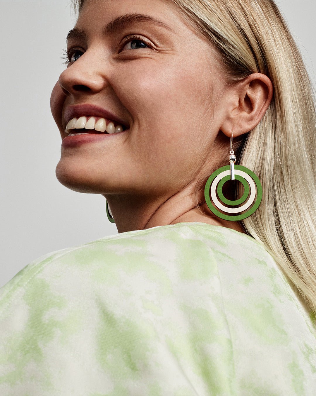 Ähtävä Earrings Green Plywood