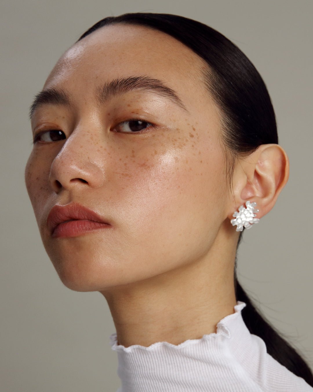 Tundra-korvakorut pienet hopea