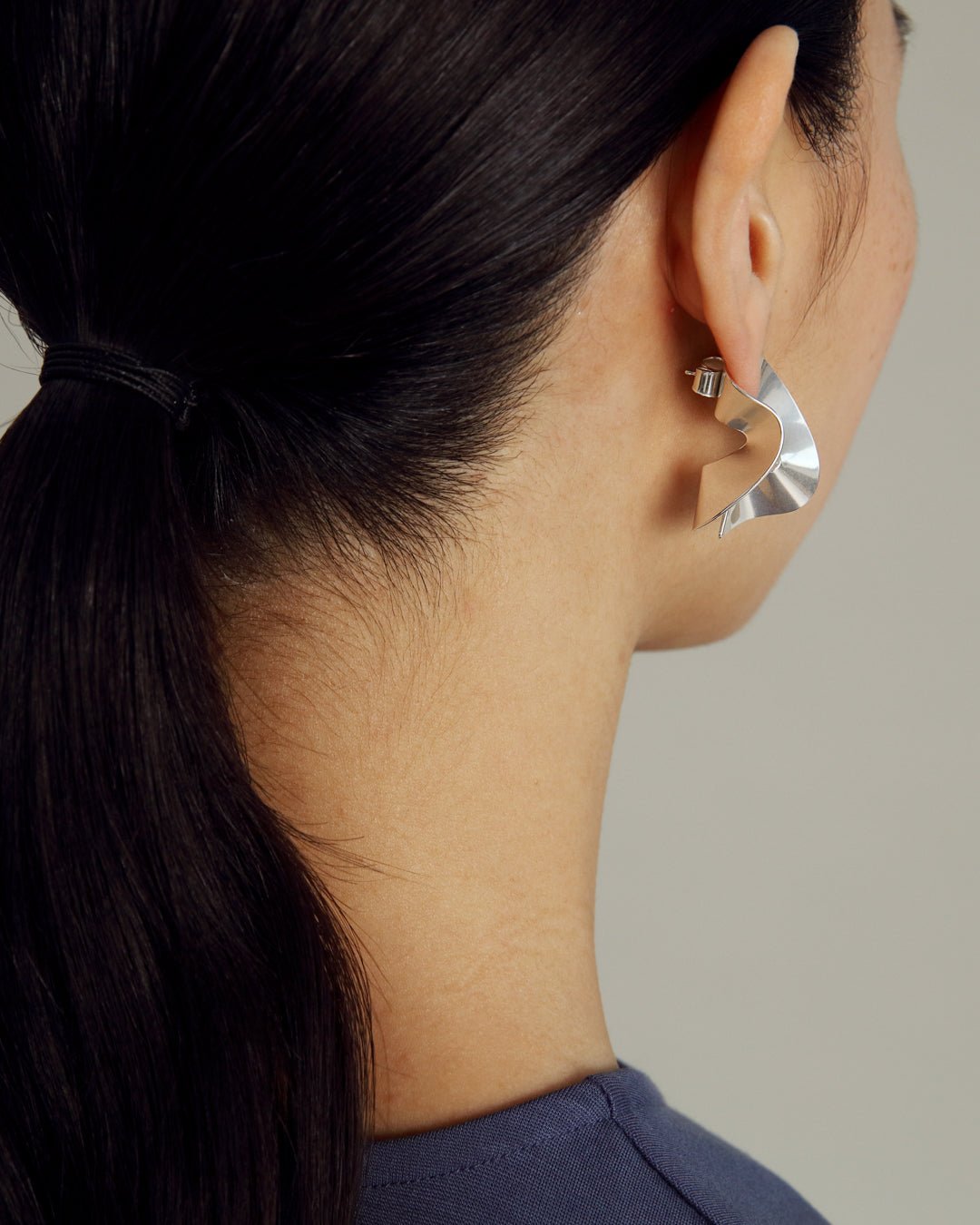 Alluring Earrings round silver