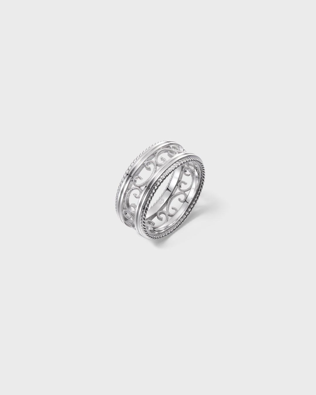Filigree ring wide whitegold