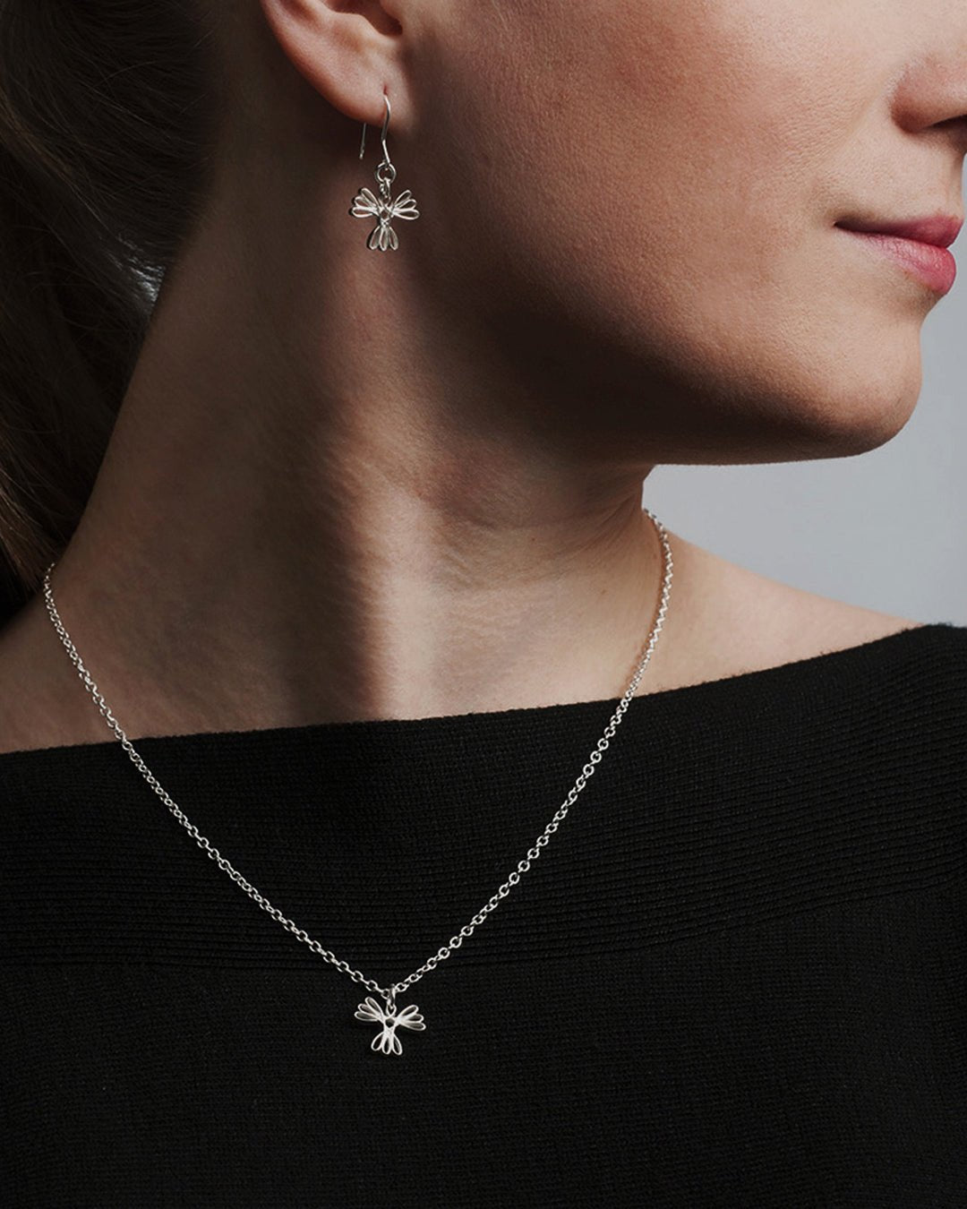 Kosketus-riipus hopea