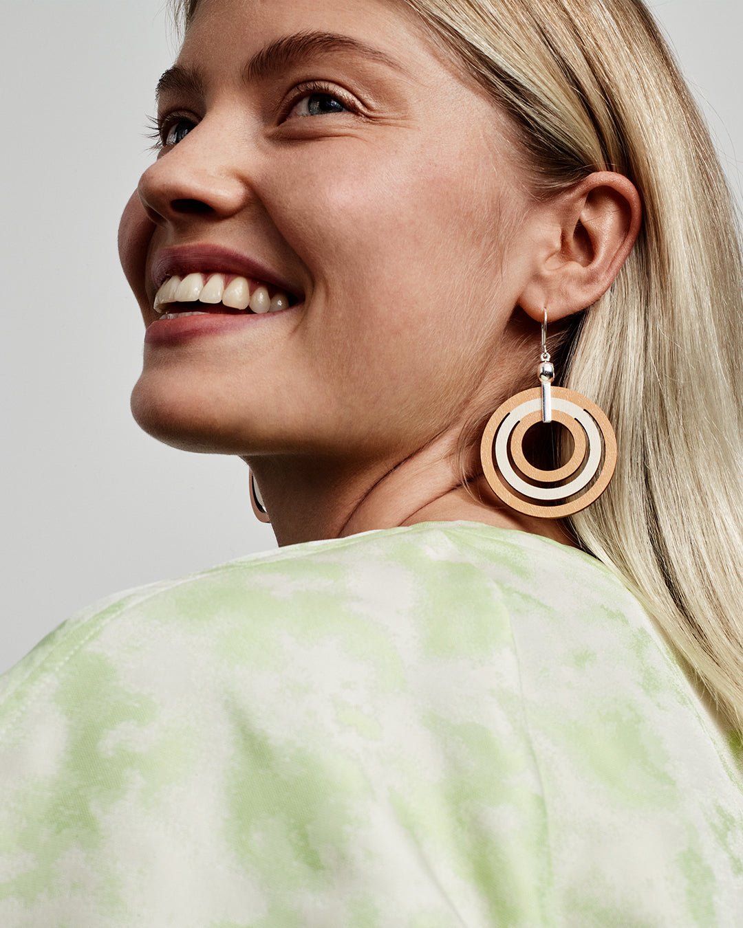 Ähtävä Earrings Orange Plywood