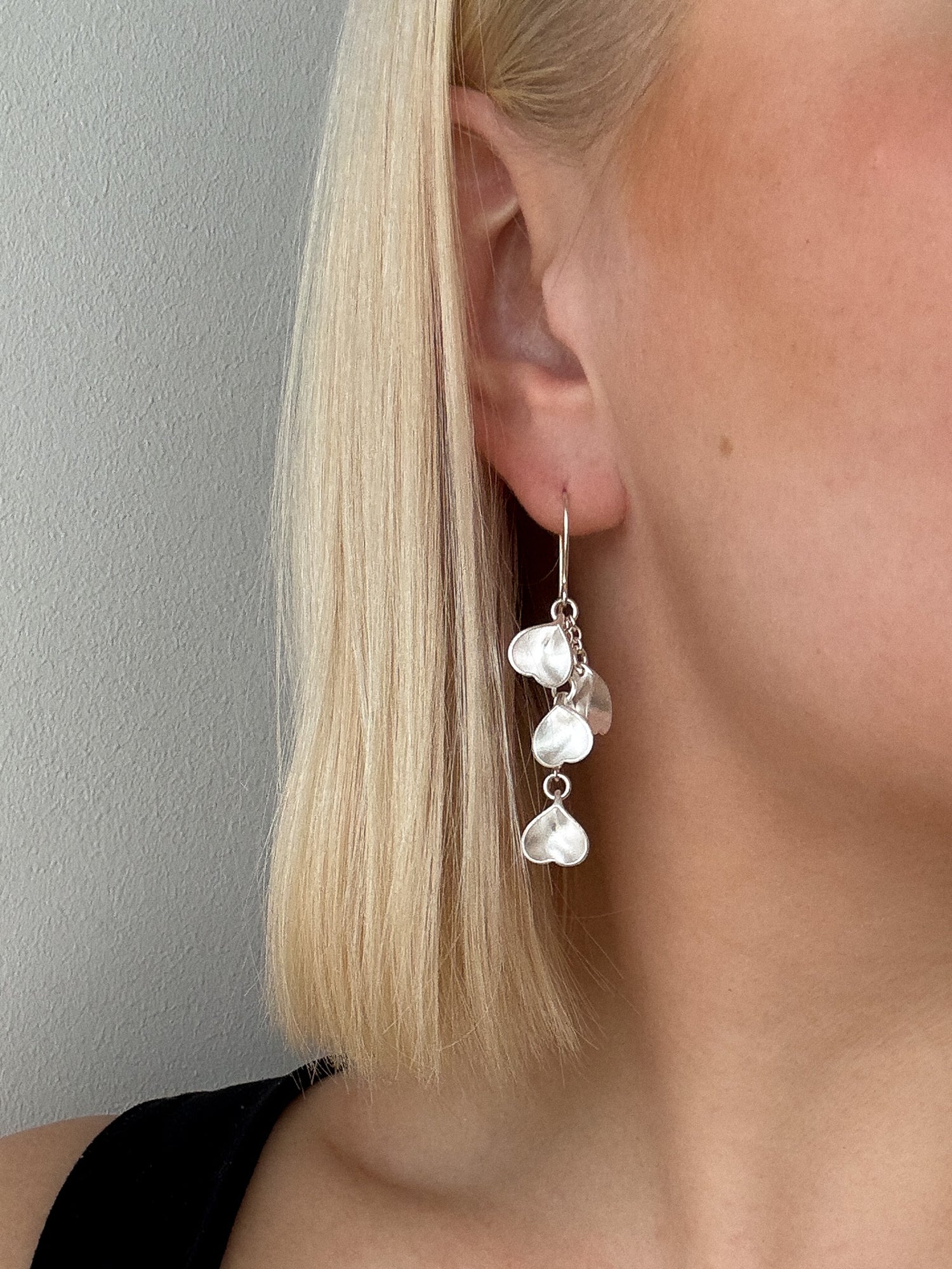 Made in Helsinki Eira -korvakorut isot hopea