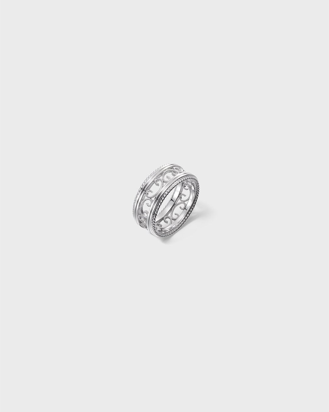 Filigree ring wide whitegold