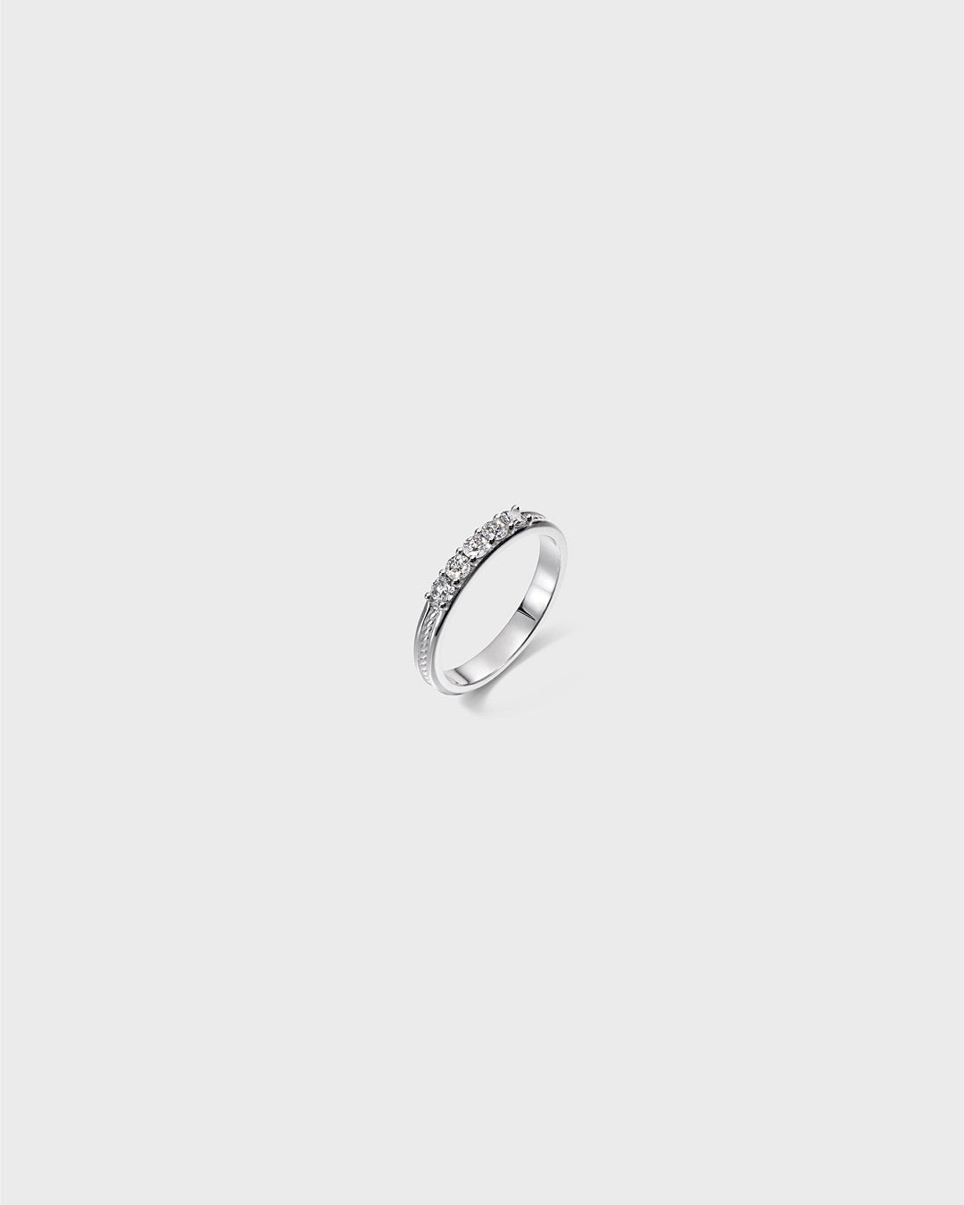 Heritage Diamond Ring 5 x 0.06 ct white gold