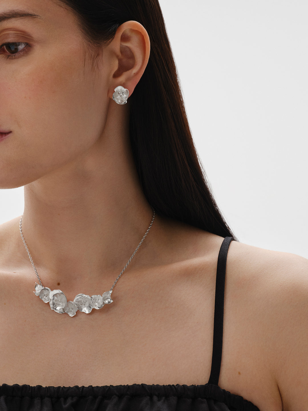 Summer Night Rose Necklace silver