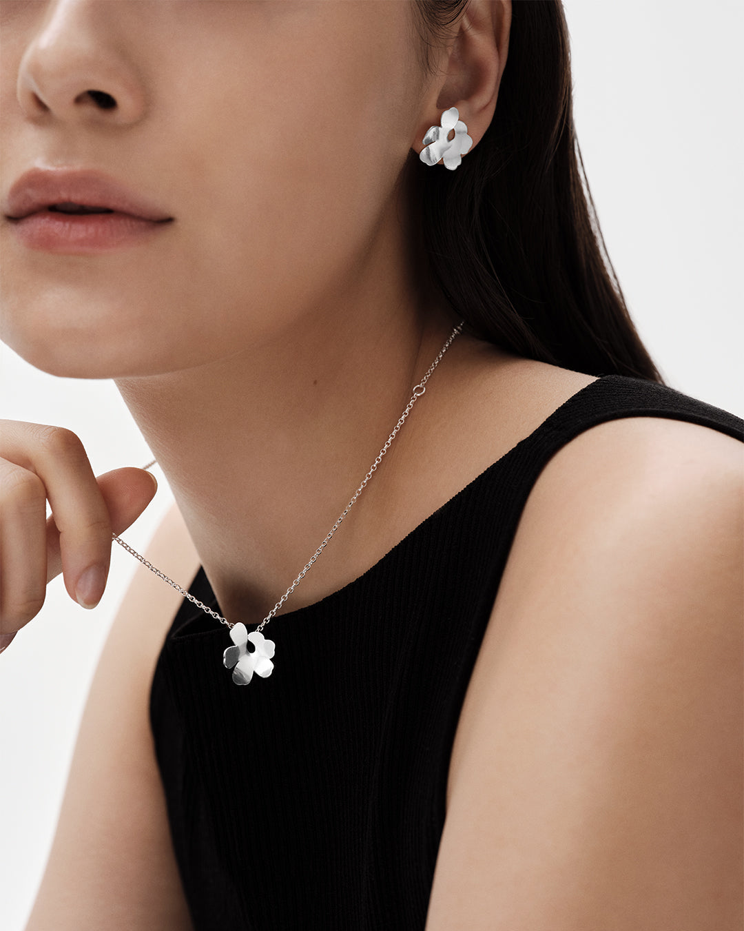 Unikko Earrings Miniature Silver