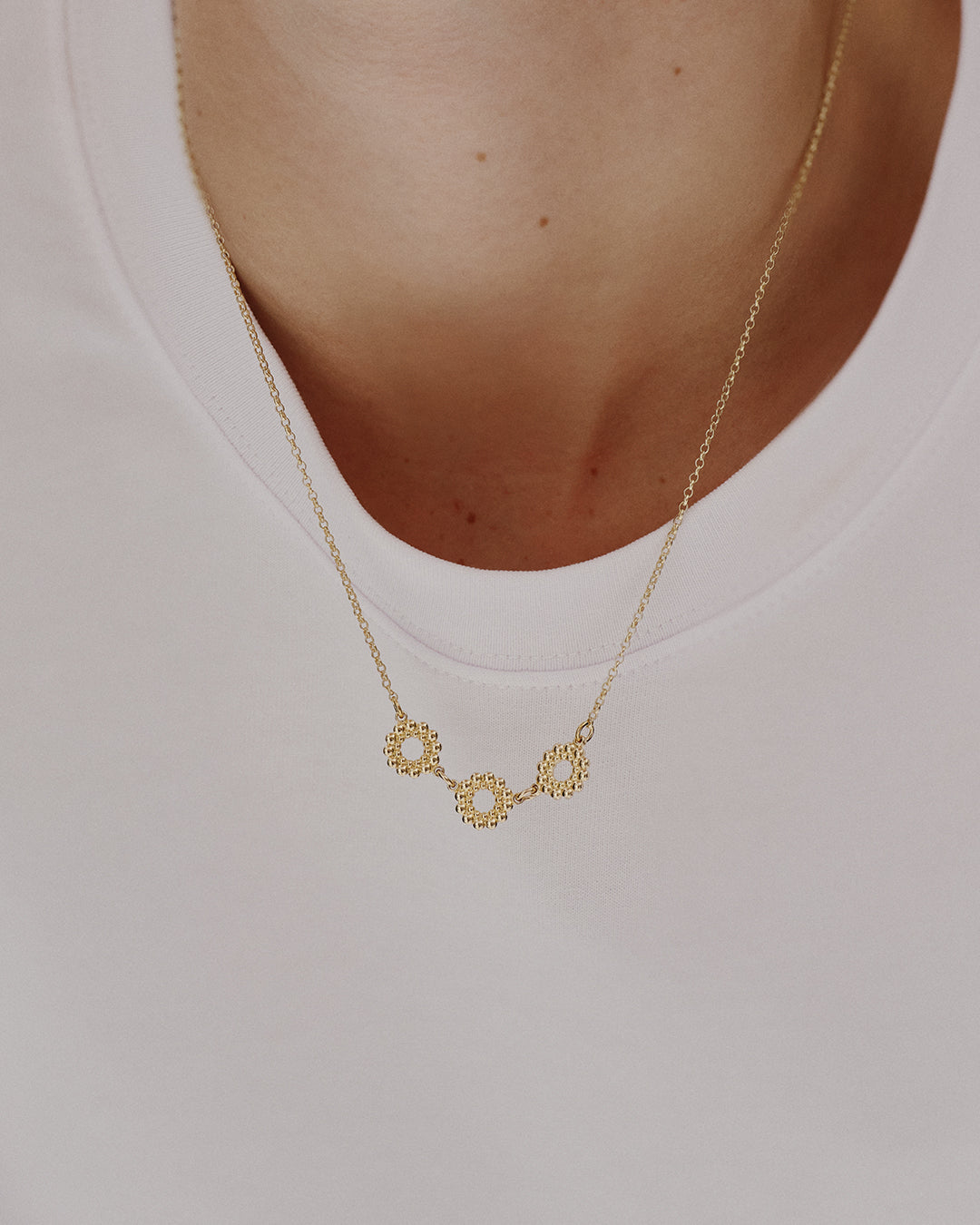 Circle of light necklace three parts bronze