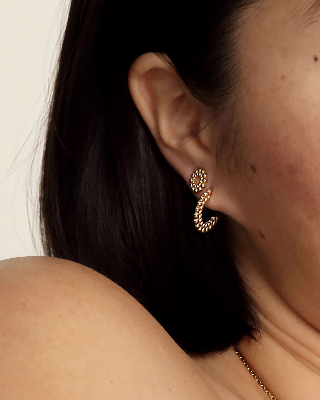 Circle of Light Stud Earrings silver