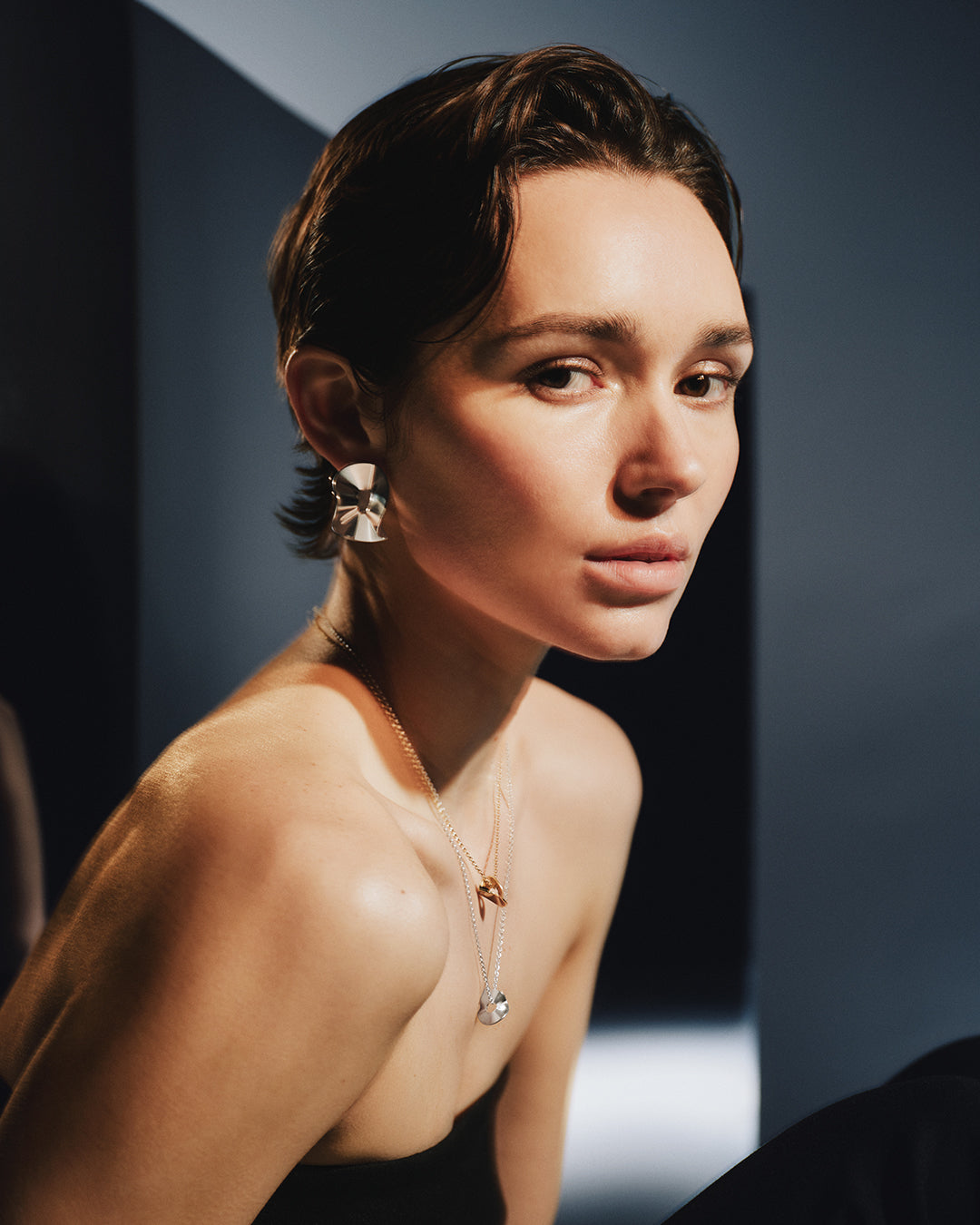 Alluring pendant silver