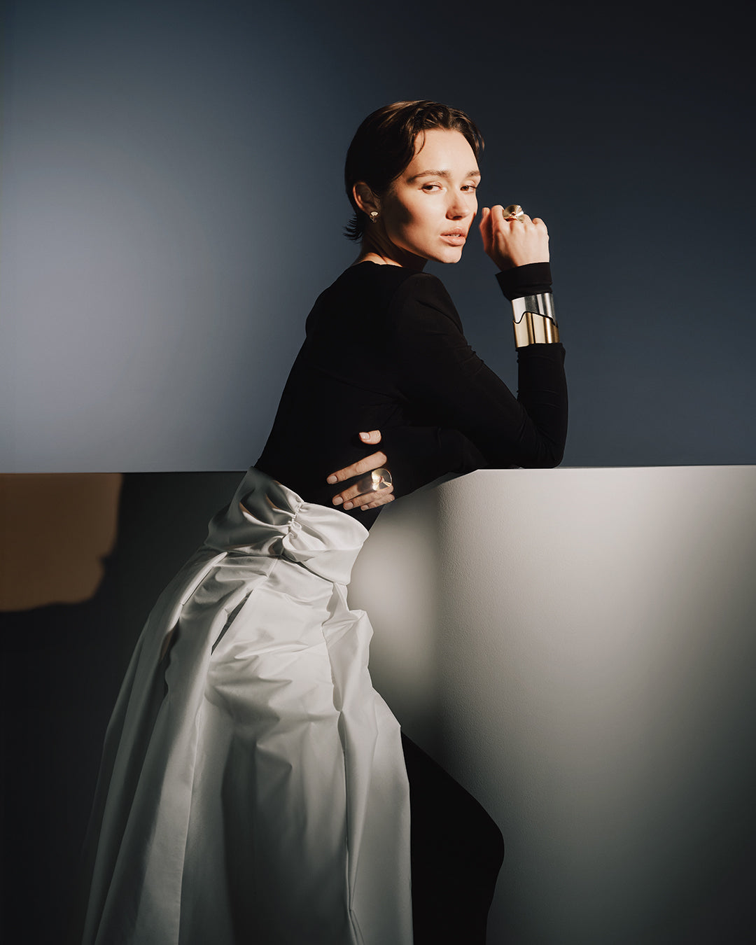 Vetovoima-sormus pronssi