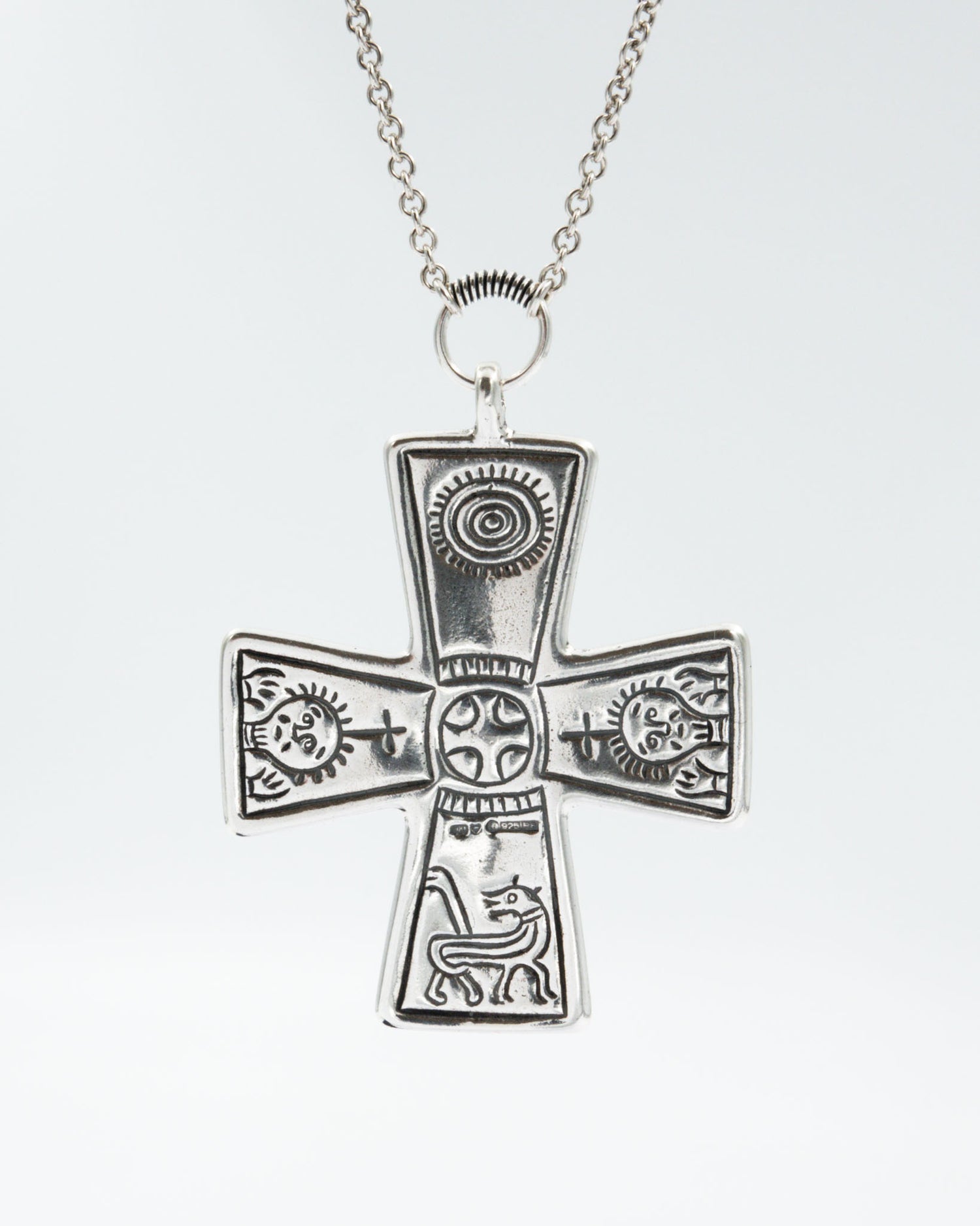 Pidetty Halikon risti 1344 hopea 70 cm