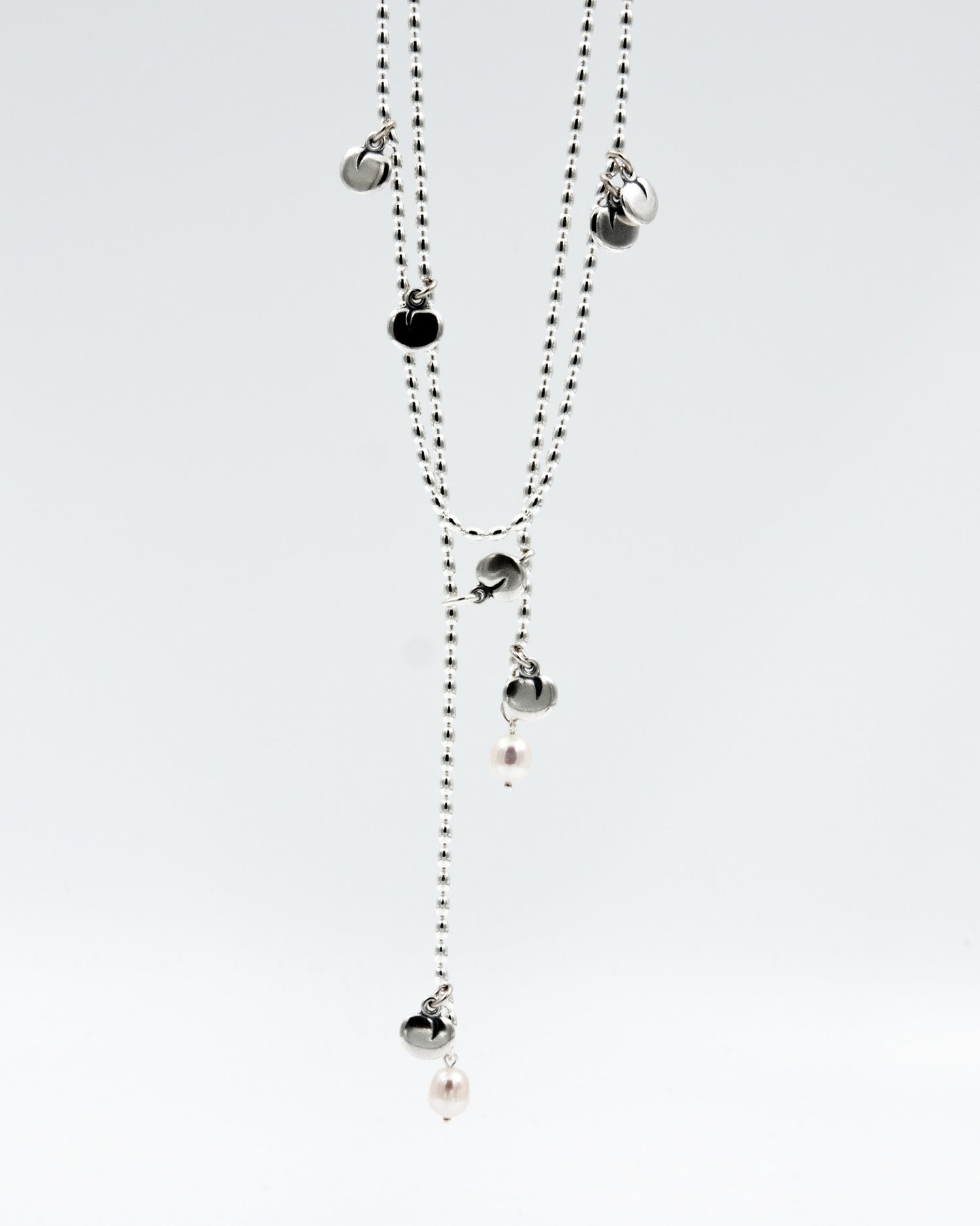 Pidetty Vanamo-kaulakoru 70 cm hopea valkoinen