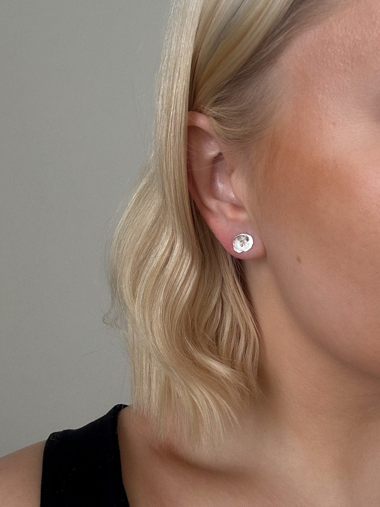 Kesäyön ruusu -korvakorut mini hopea