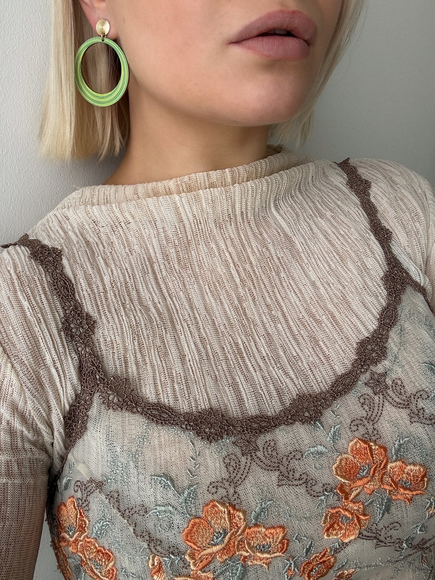 Kosmos plywood earrings green 2026