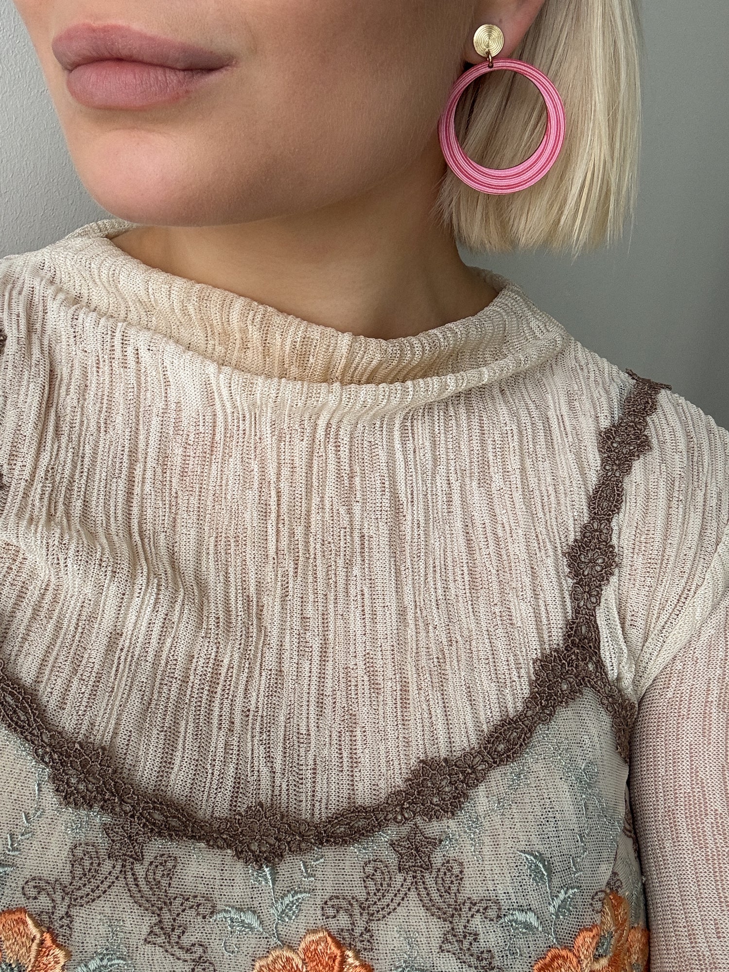 Kosmos plywood earrings raspberry pink 2026