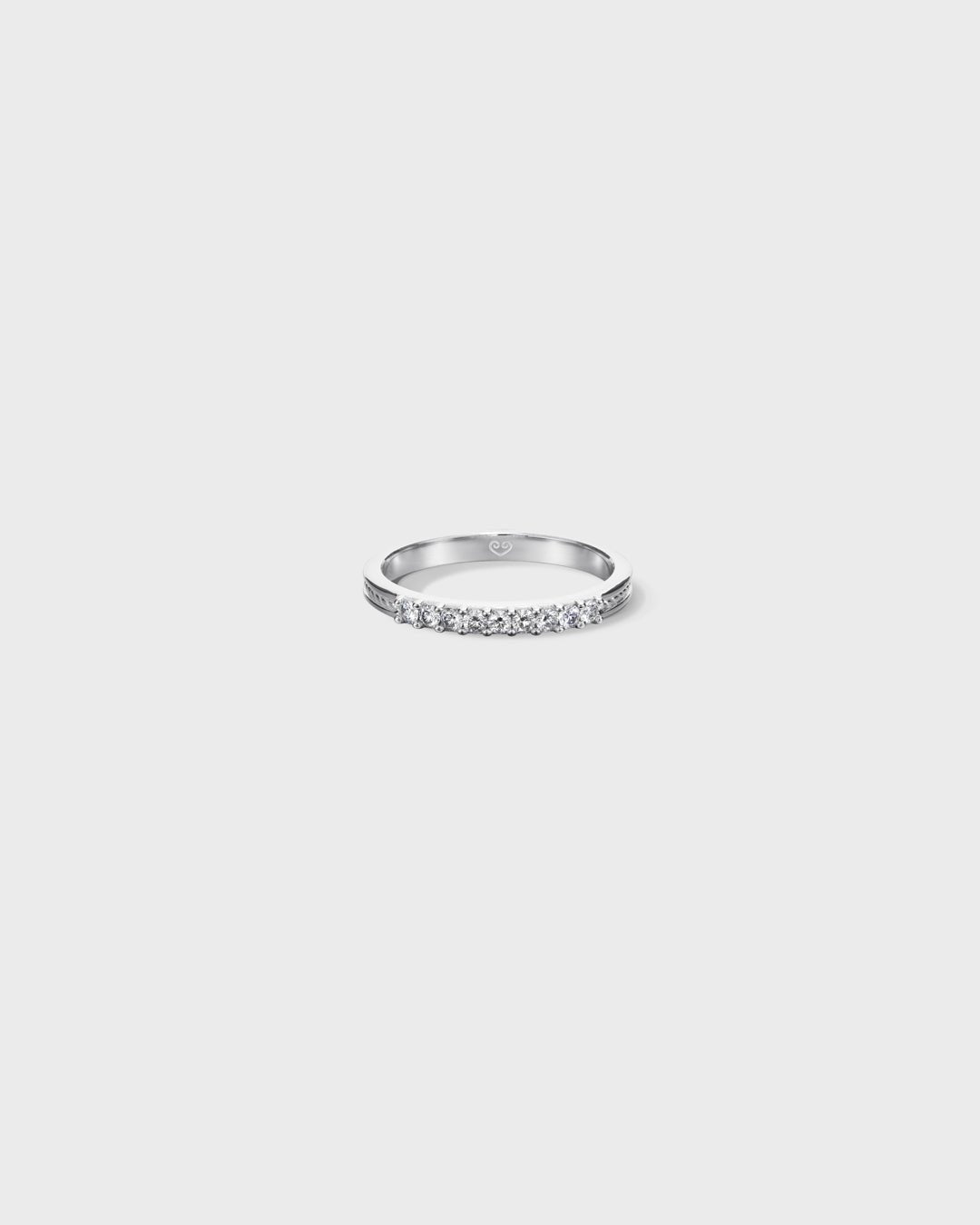 Heritage Diamond Ring 9 x 0.02 ct white gold