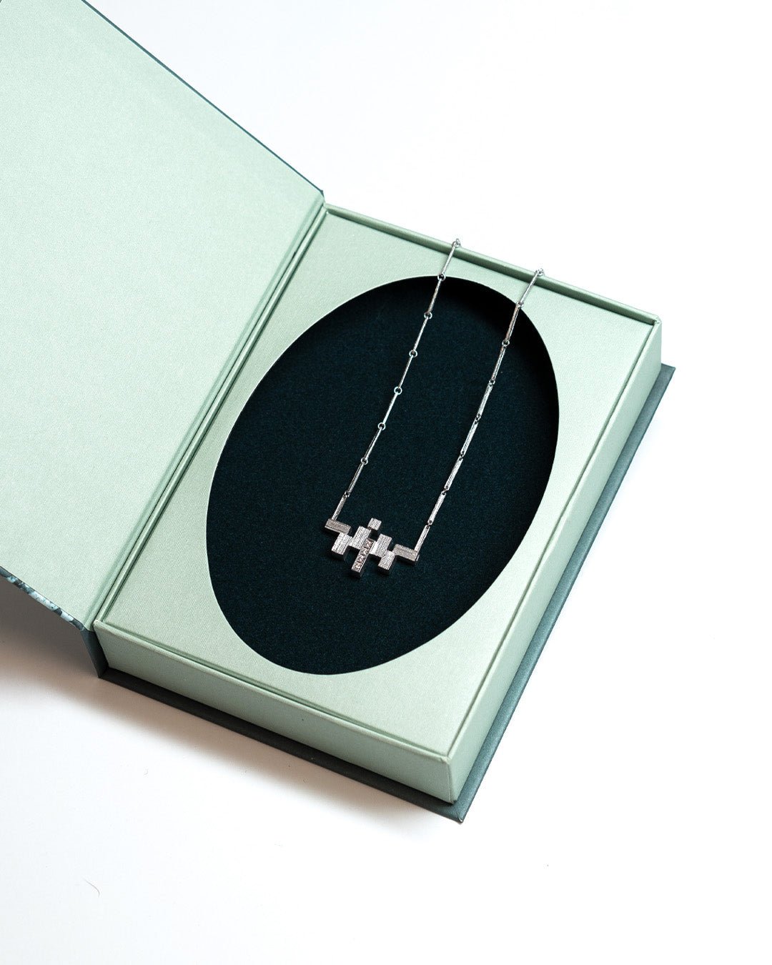 Amore Necklace 4x0,03 white gold